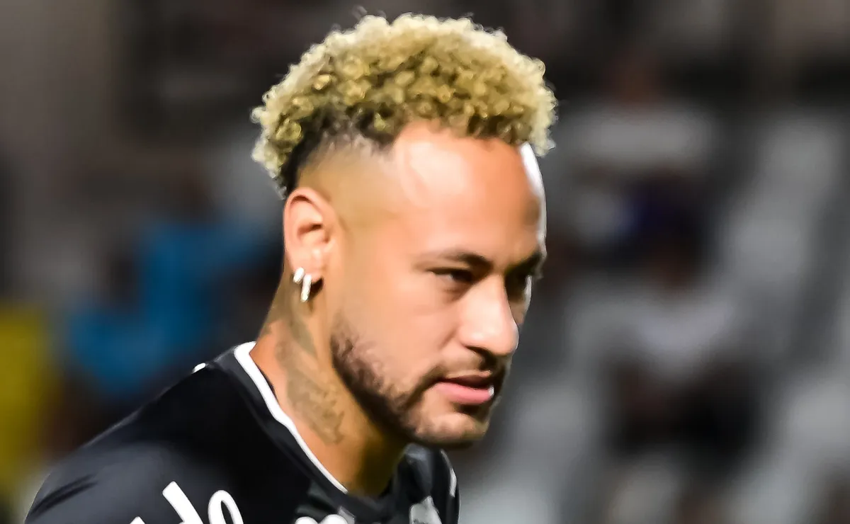 Neymar está fora contra o Bahia por decisão de Cuca após jogo contra o Coritiba