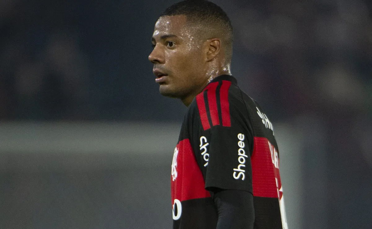 Jardim revela dúvida sobre problema de lesão de De La Cruz e cogita poupá-lo contra Atlético-MG