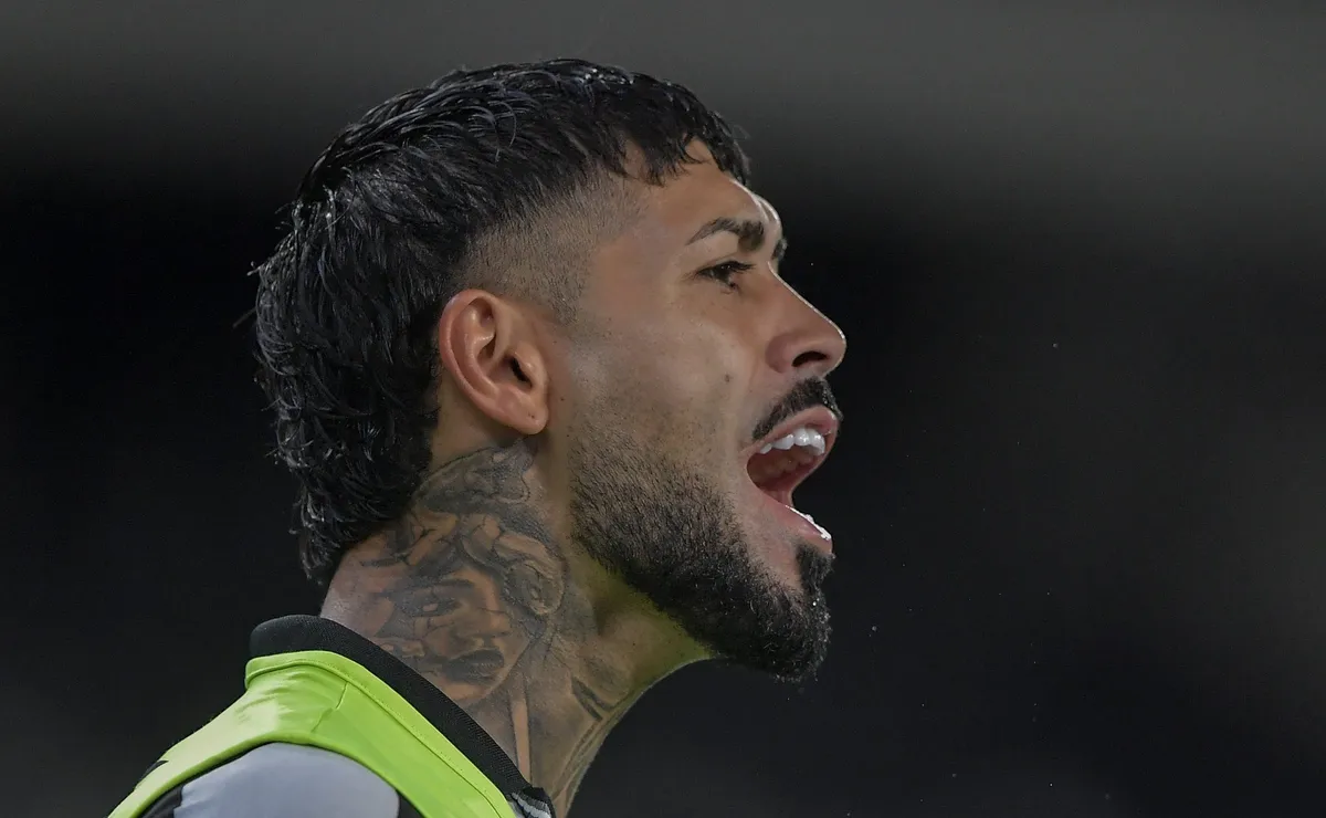 Botafogo vai para o tudo ou nada e busca acordo com Barboza mesmo após chegada do Palmeiras no negócio