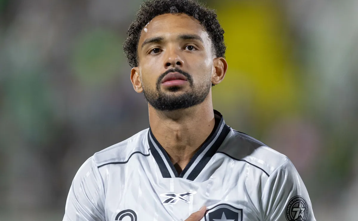 Vitinho revela conversa com John Textor após vitória do Botafogo: “Importância é muito grande”