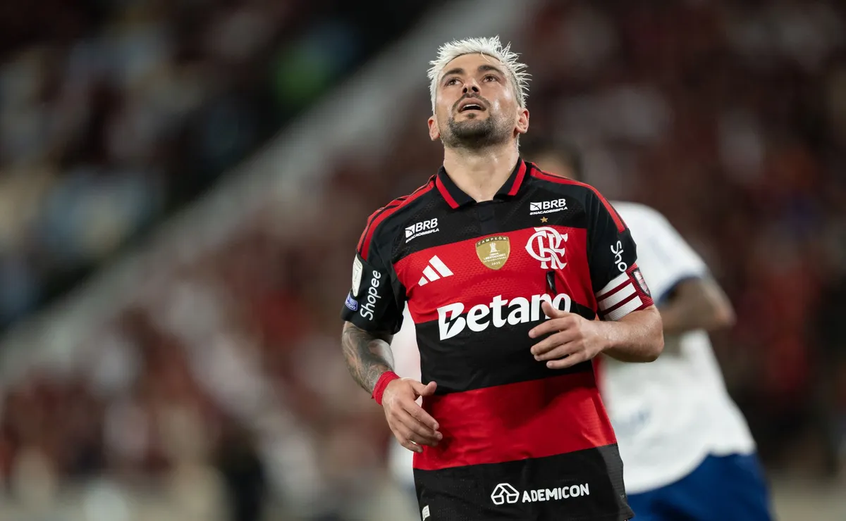 Flamengo repete roteiro de vitórias, mas eficiência ofensiva ainda liga alerta