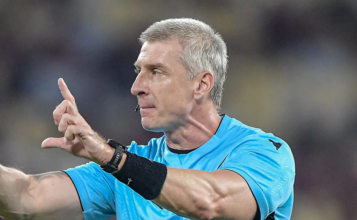 Vitória vai à CBF para protestar contra Daronco e o VAR na derrota para o Flamengo, pela Copa do Brasil