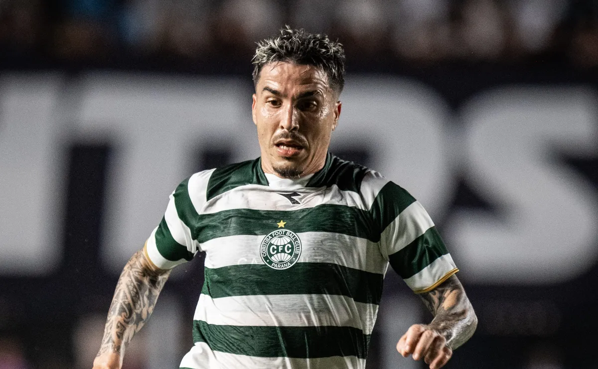 Josué revela injustiça no placar de Santos 0 x 0 Coritiba e exalta Vila Belmiro