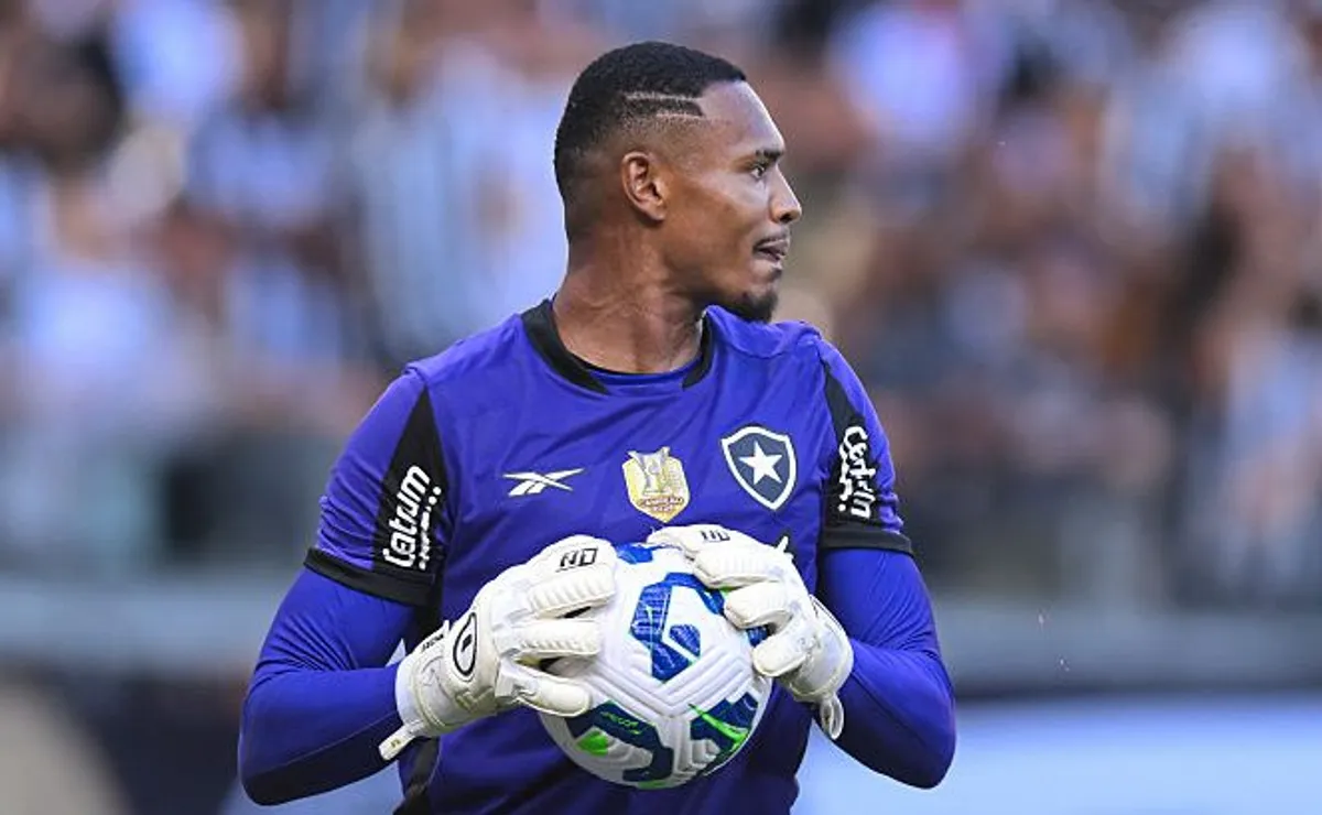 Cruzeiro enfrenta concorrência europeia por John e negócio pode complicar