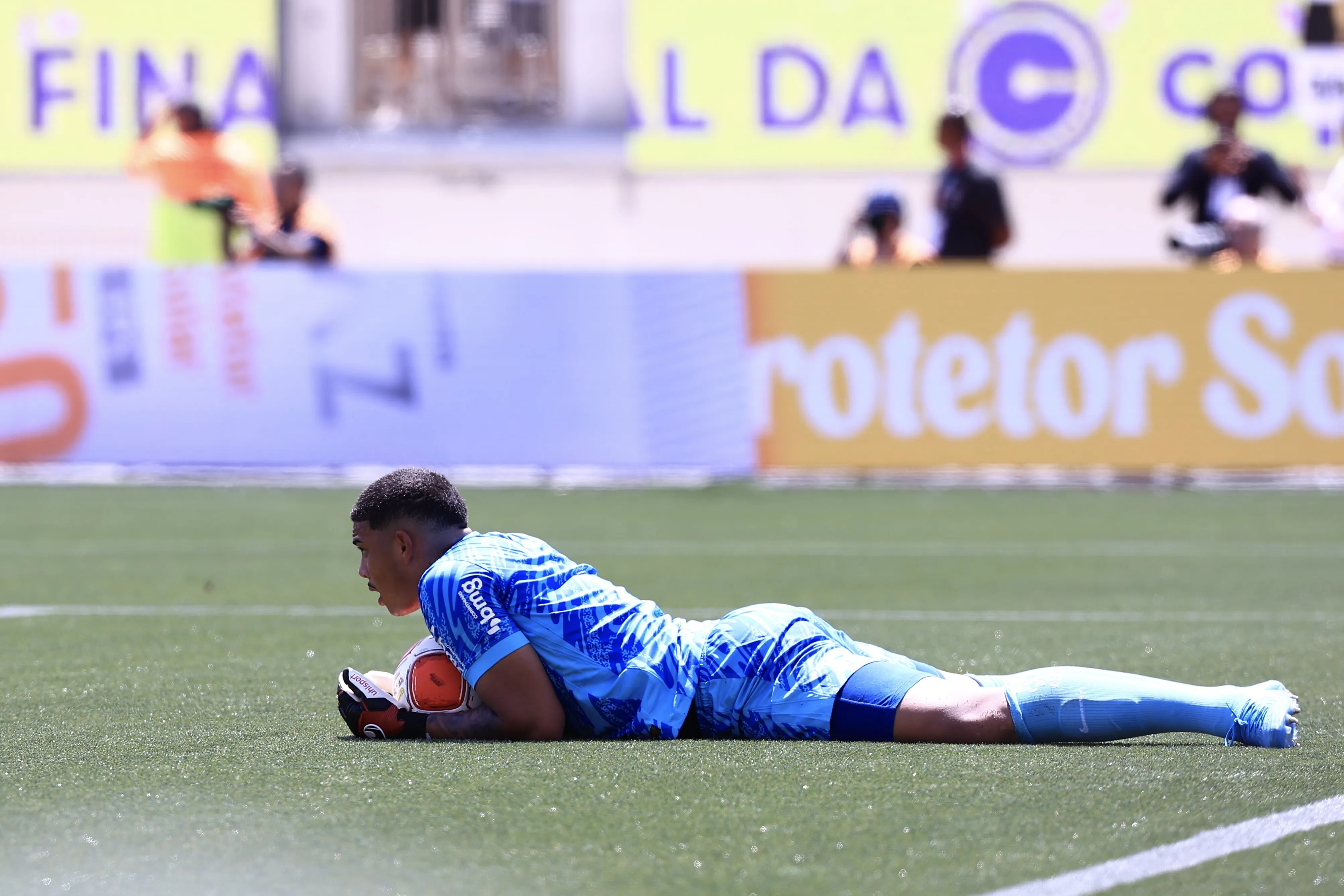 SP – SAO PAULO – 25/01/2025 – COPA SAO PAULO 2025, SAO PAULO X CORINTHIANS – Kaue goleiro do Corinthians durante partida contra o Sao Paulo no estadio Pacaembu pelo campeonato Copa Sao Paulo 2025. Foto: Marcello Zambrana/AGIF