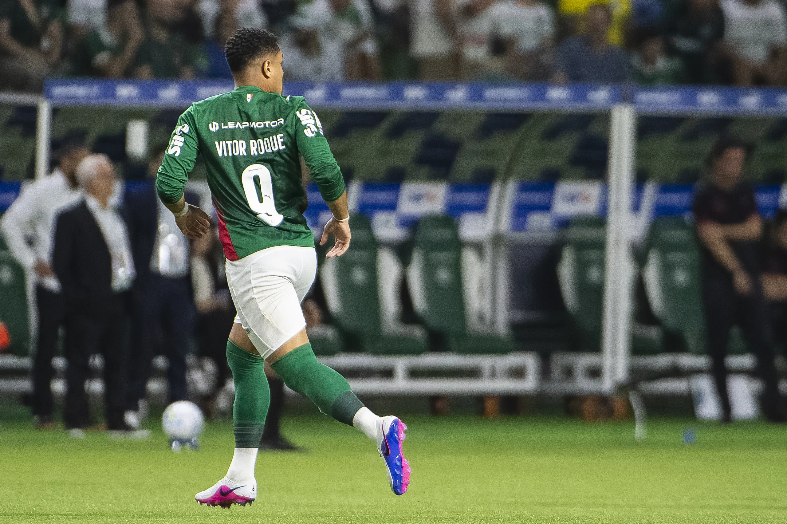 SP – SAO PAULO – 19/04/2026 – BRASILEIRO A 2026, PALMEIRAS X ATHLETICO-PR – Vitor Roque jogador do Palmeiras durante partida contra o Athletico-PR no estadio Arena Allianz Parque pelo campeonato Brasileiro A 2026. Foto: Anderson Romao/AGIF