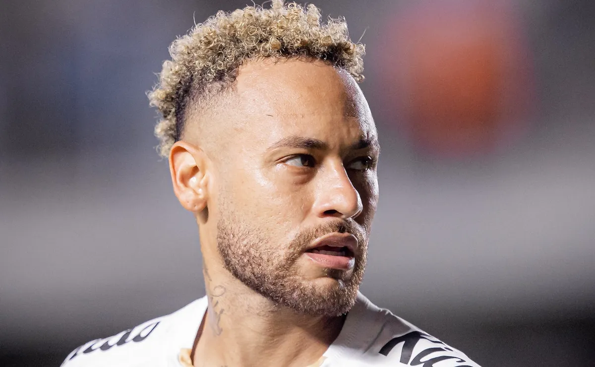 Jornalistas estrangeiros avaliam as chances de Neymar, do Santos, disputar a Copa do Mundo