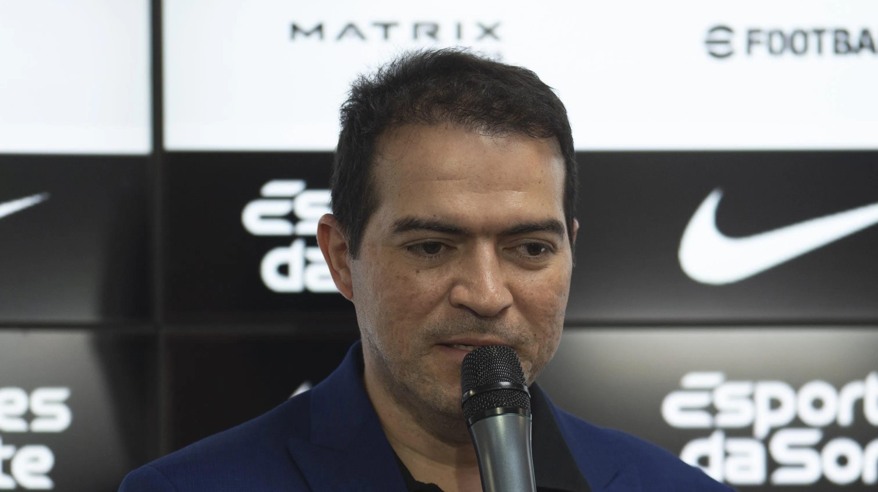 Foto: Anderson Romão/AGIF – Marcelo Paz, diretor do Corinthians, durante entrevista no Joaquim Grava.