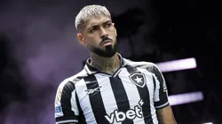 Alexander Barboza é um nome que agrada Artur Jorge para reforçar defesa do Cruzeiro em 2026