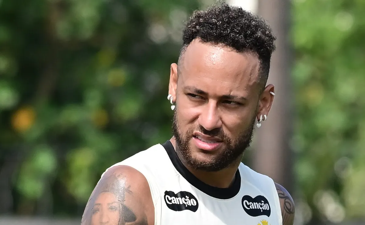 Neymar causa divisão no elenco do Santos e postura do atacante é criticada nos bastidores