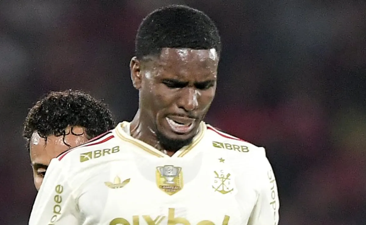 Flamengo descarta venda de Evertton Araújo para Premier League após decisão de Jardim