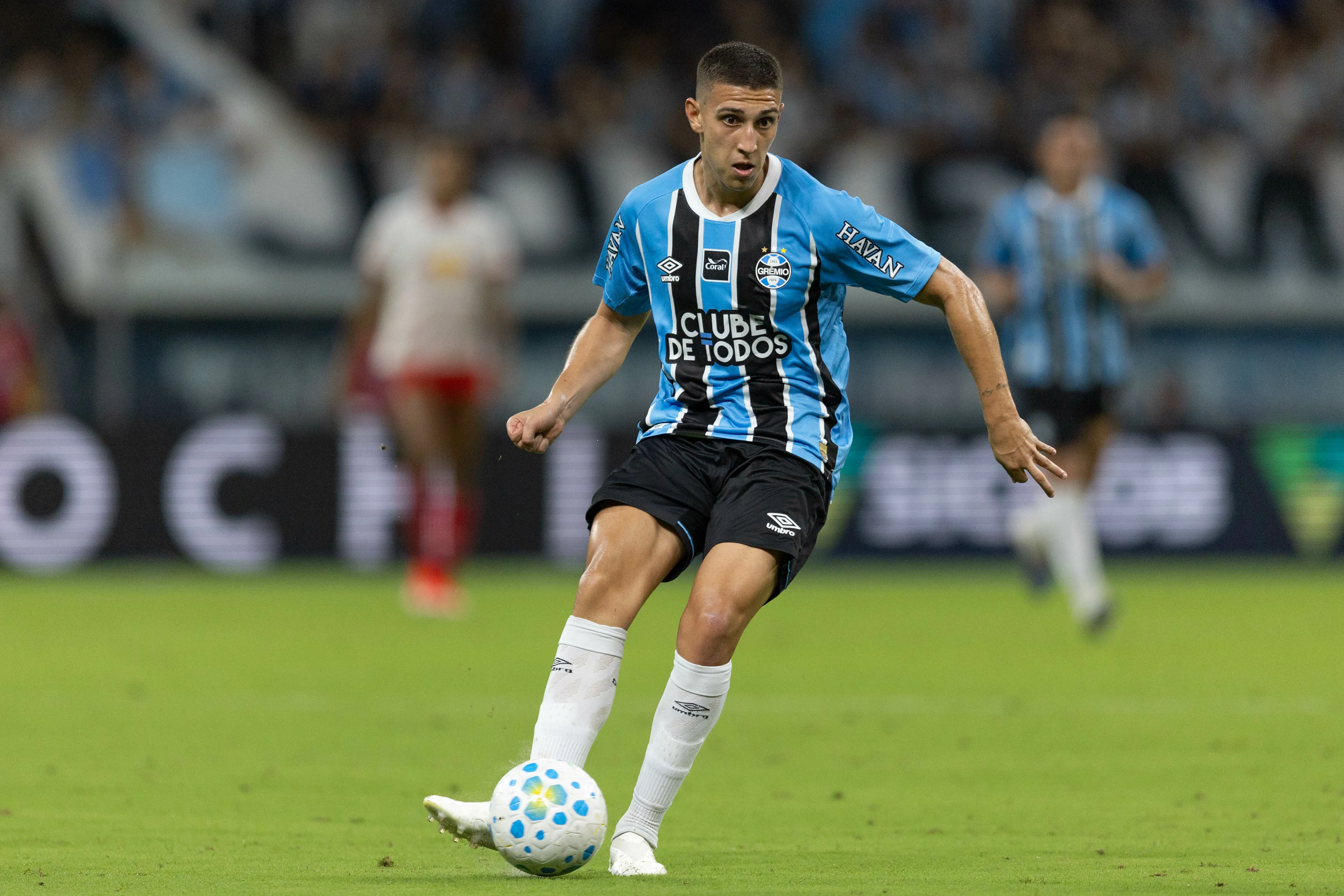Miguel Monsalve jogador do Gremio durante partida contra o Bragantino no estadio Arena do Gremio pelo campeonato Brasileiro A 2026. Foto: Liamara Polli/AGIF