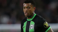 Zagueiro tem o futuro incerto - Foto: Steve Bardens/Getty Images.