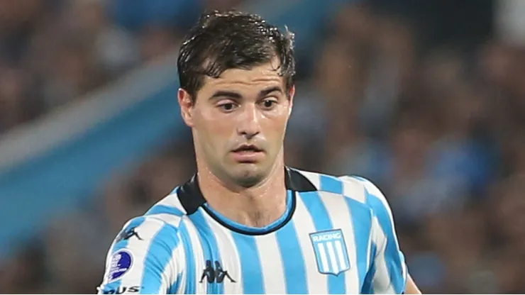 Santiago Sosa, meio-campista argentino do Racing - Foto: Daniel Jayo/Getty Images