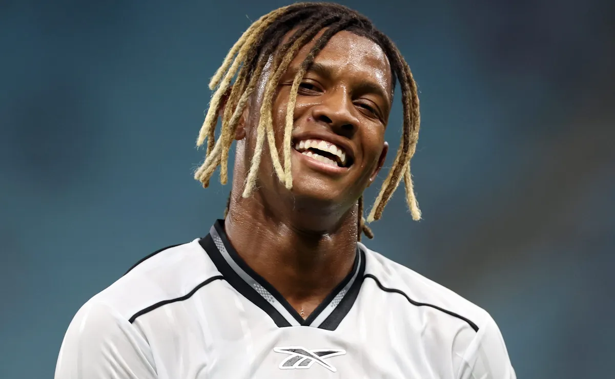 Danilo celebra boa fase no Botafogo e destaca ambiente: “Estamos felizes porque estamos ganhando”