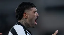 - Barboza jogador do Botafogo comemora seu gol durante partida contra o Flamengo