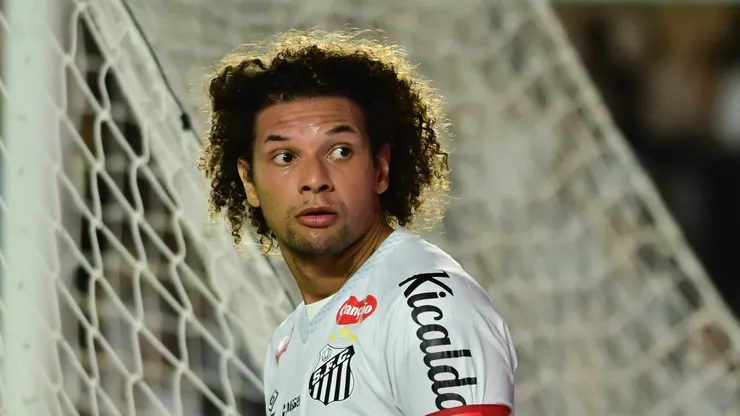 - Willian Arao jogador do Santos durante partida contra o Velo Clube