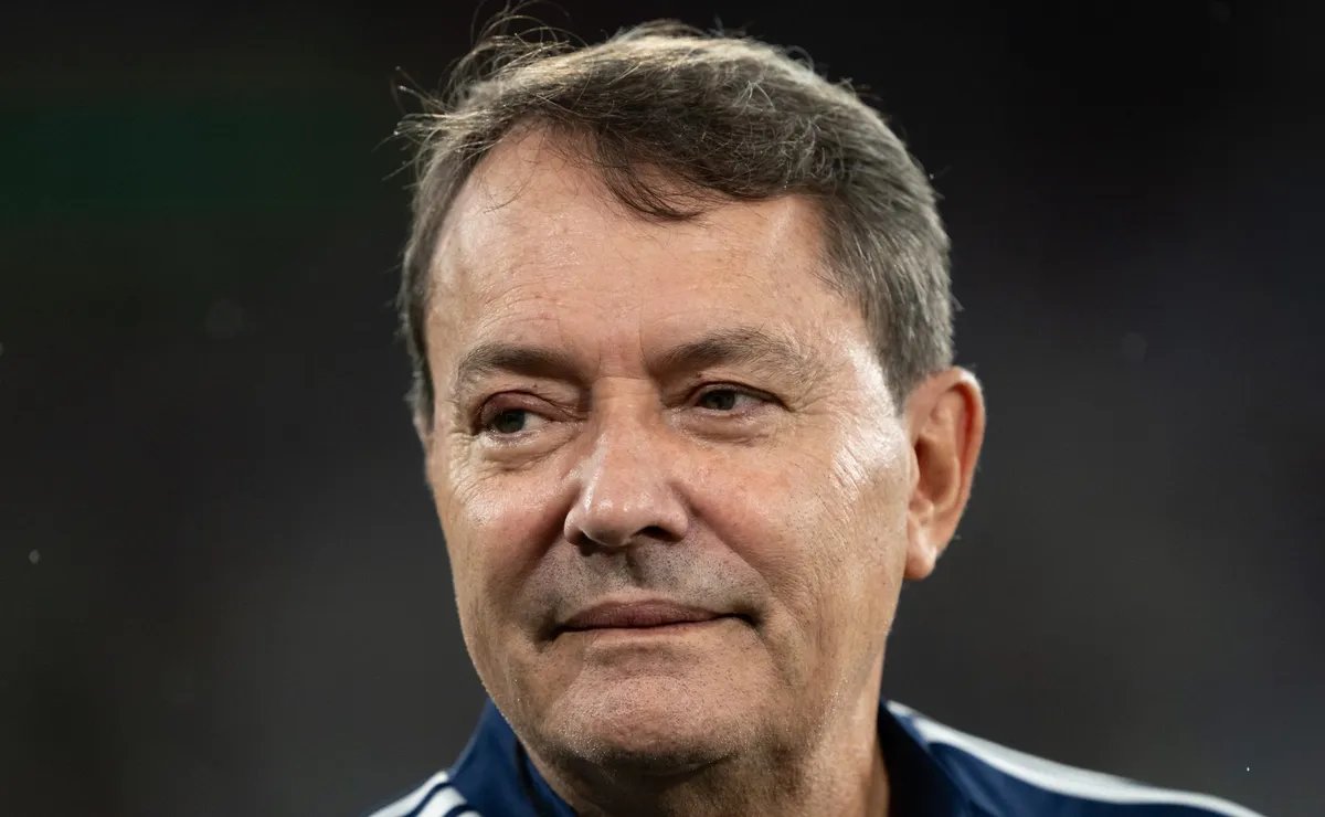 Cruzeiro quer fechar com pacotão de reforços e mira jogadores para quatro posições