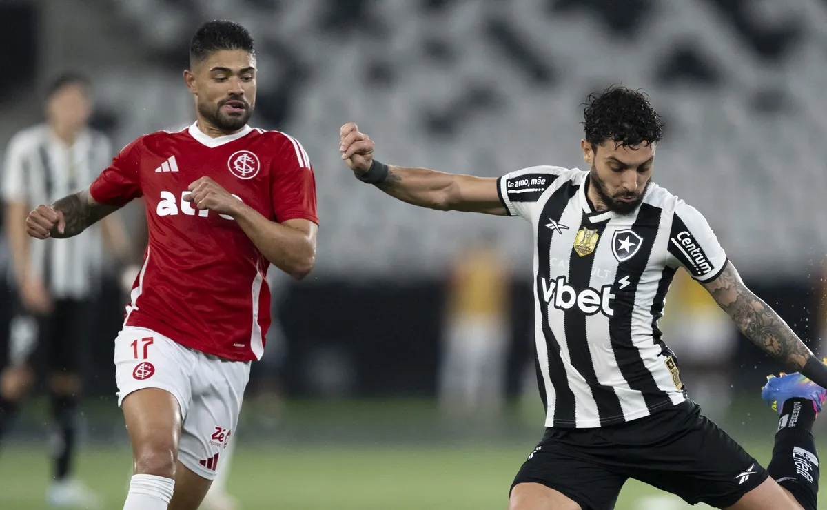Botafogo enfrenta o Internacional em Brasília e pode igualar retrospecto do confronto