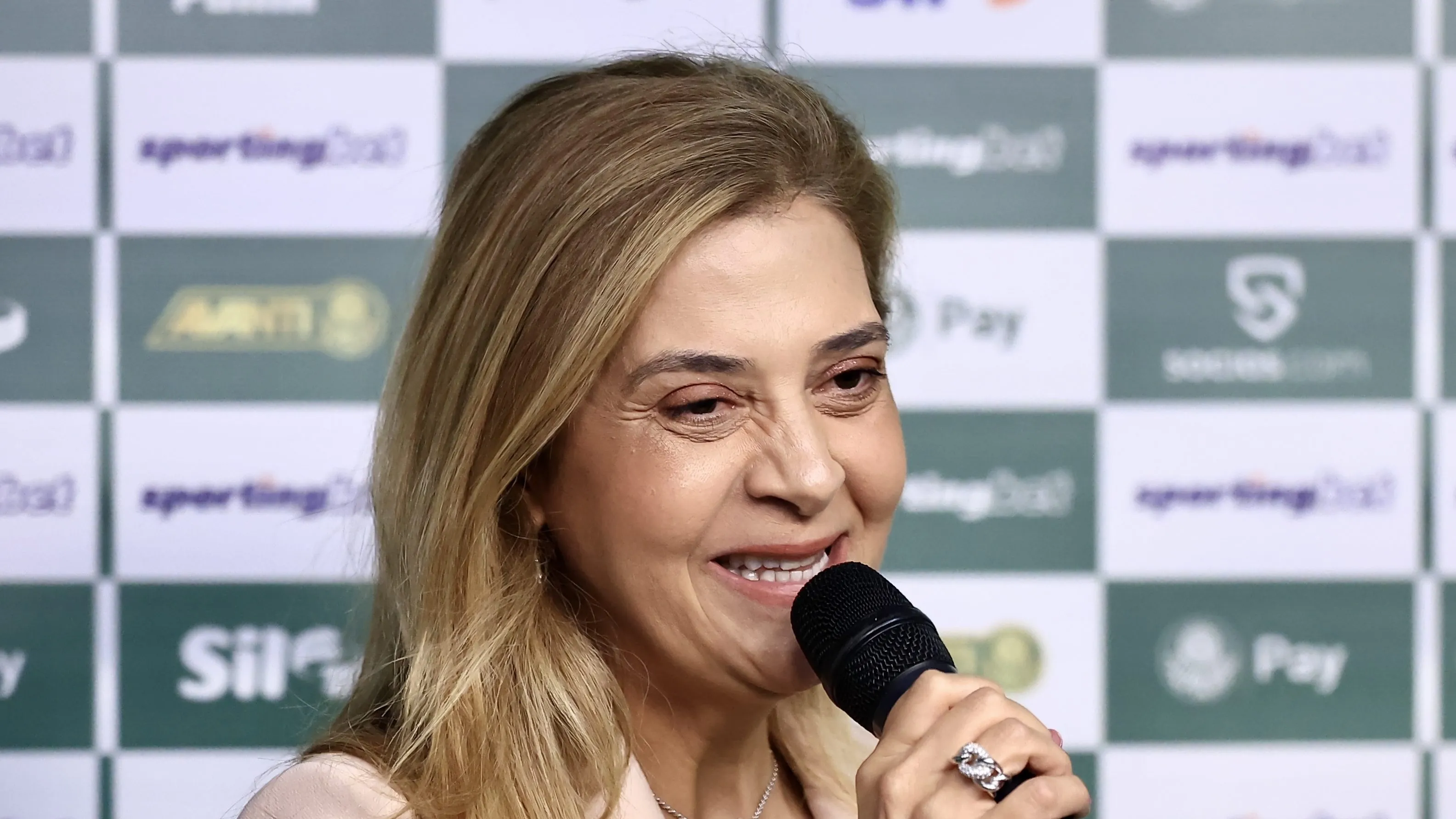 Foto: Marcello Zambrana/AGIF – Leila mira novas conttatações no mercado.