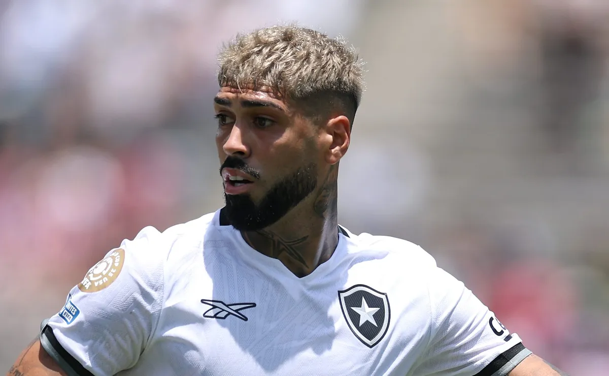 Nova diretoria do Botafogo aceita venda de Barboza e zagueiro será jogador do Palmeiras