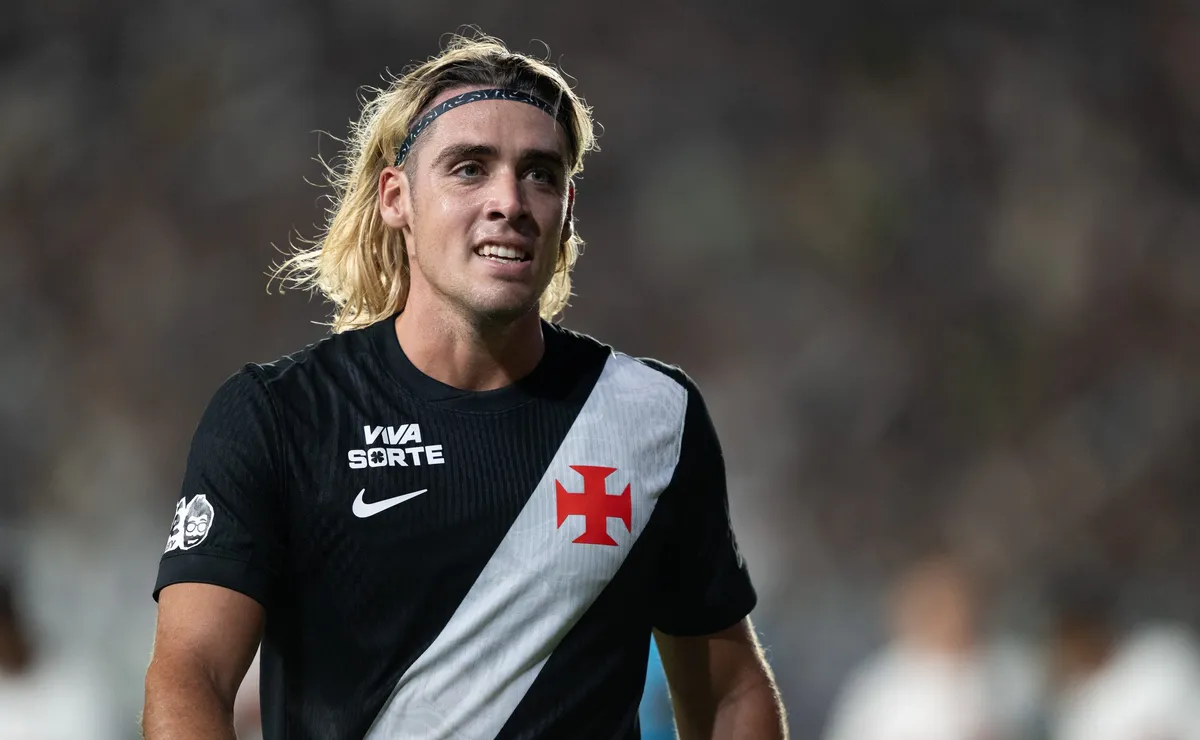 Spinelli cai nas graças da torcida e ganha força por titularidade no Vasco: “É raçudo”