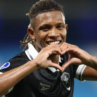 Danilo vê possível retorno ao Palmeiras com bons olhos