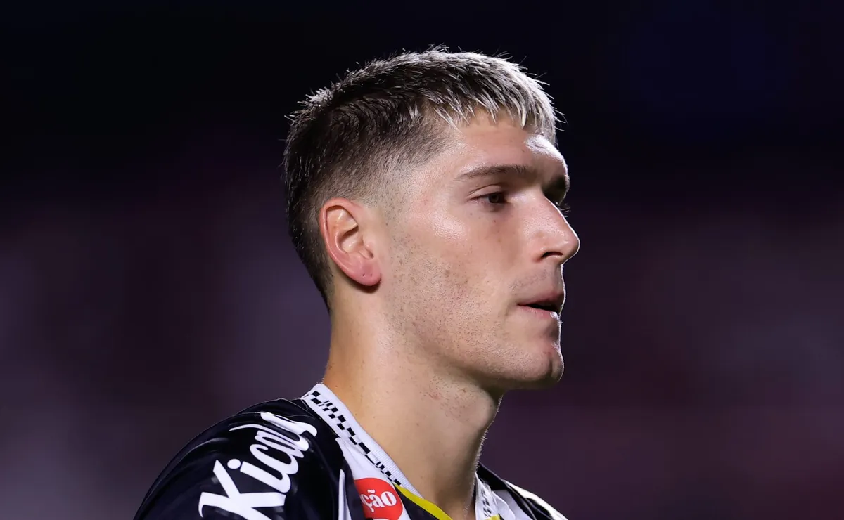 Rollheiser faz cobrança após Santos ceder empate contra o Bahia: “Temos que melhorar”