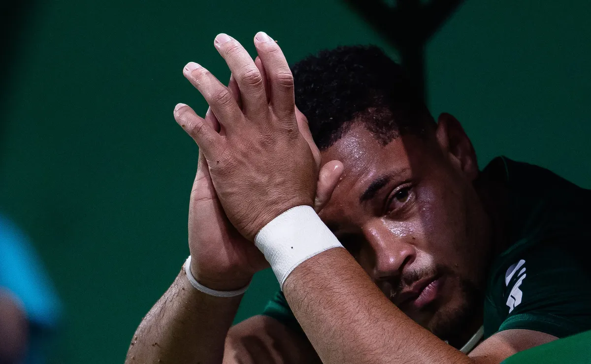 Vitor Roque deve voltar de lesão no Palmeiras em 3 meses e diretoria descarta contratação de centroavante