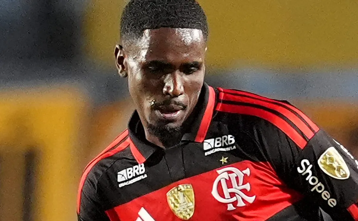 Flamengo teme perder Evertton Araújo e pode buscar um novo volante na próxima janela