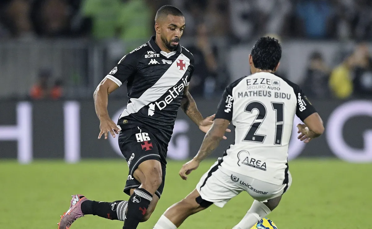 Vasco pouco agride e não aproveita vantagem após expulsão do Corinthians, pelo Brasileirão