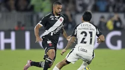 Paulo Henrique jogador do Vasco disputa lance com Matheus Bidu jogador do Corinthians durante partida no estadio Maracana pelo campeonato Copa Do Brasil 2025. Foto: Alexandre Loureiro/AGIF