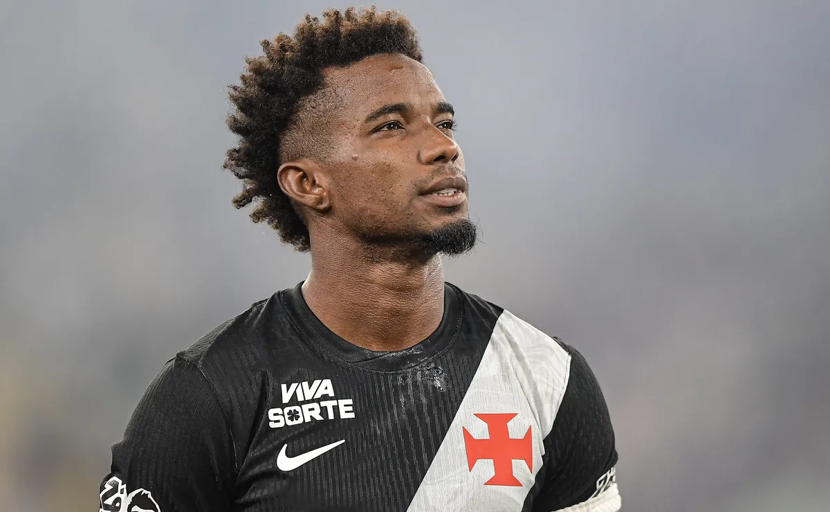 Thiago Mendes não treina e vira dúvida no Vasco para duelo contra o Corinthians