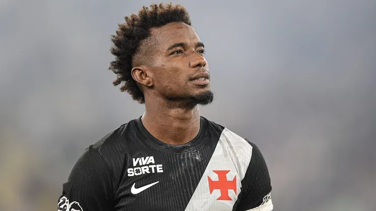 Thiago Mendes, jogador do Vasco durante partida contra o Fluminense.