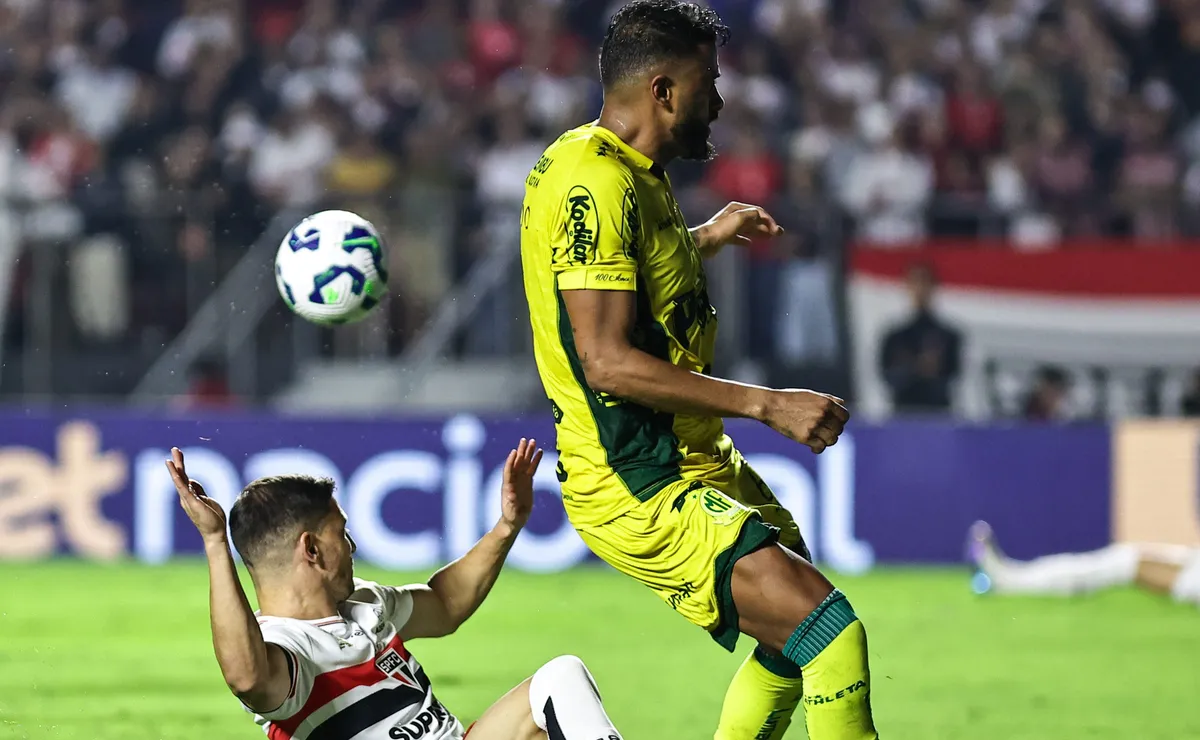 Reinaldo comenta reencontro com o São Paulo e ressalta confiança em triunfo: “Buscar a vitória”