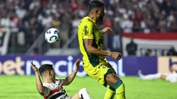 Reinaldo, jogador do Mirassol durante partida contra o São Paulo no estadio Morumbi pelo campeonato Brasileiro A 2025. Foto: Fabio Giannelli/AGIF