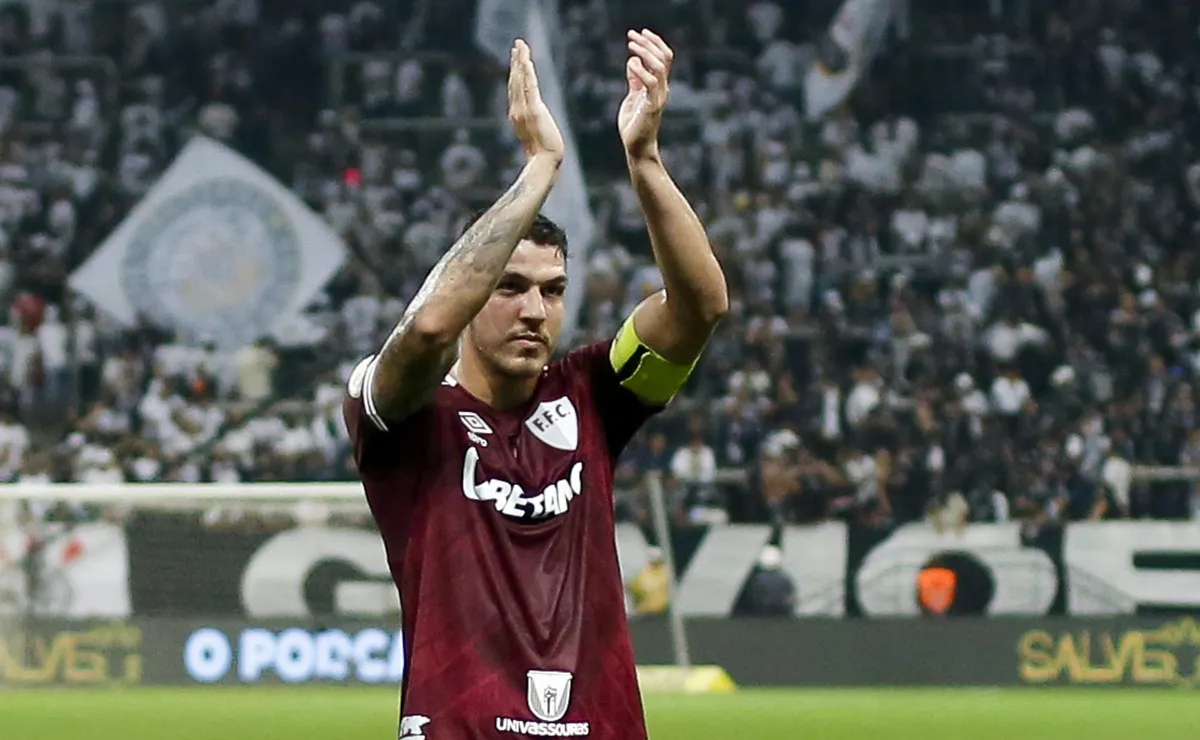 Palmeiras define estratégia por Nino enquanto encaminha acordo com Barboza