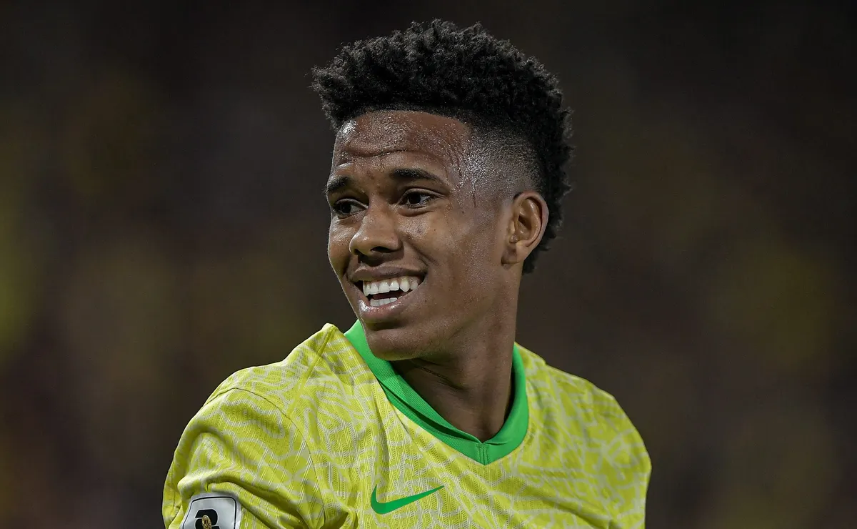 Calum McFarlane, técnico do Chelsea, atualiza situação de Estevão: “realmente uma pena”