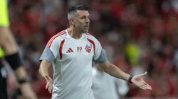 Pezzolano durante o jogo do Colorado