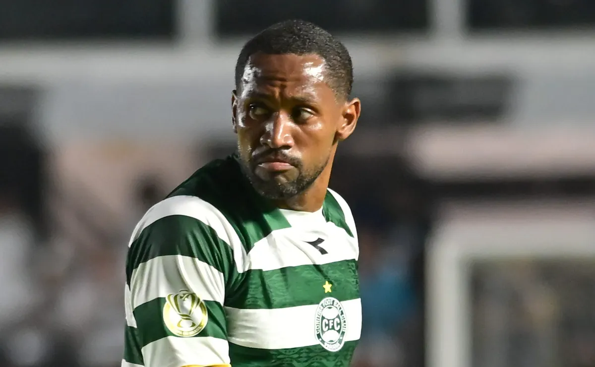 Tinga projeta reencontro em Grêmio x Coritiba e faz comparação entre Brasileirão e Copa do Brasil