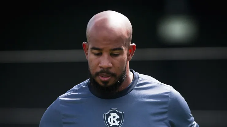 Patrick durante treino do Leão