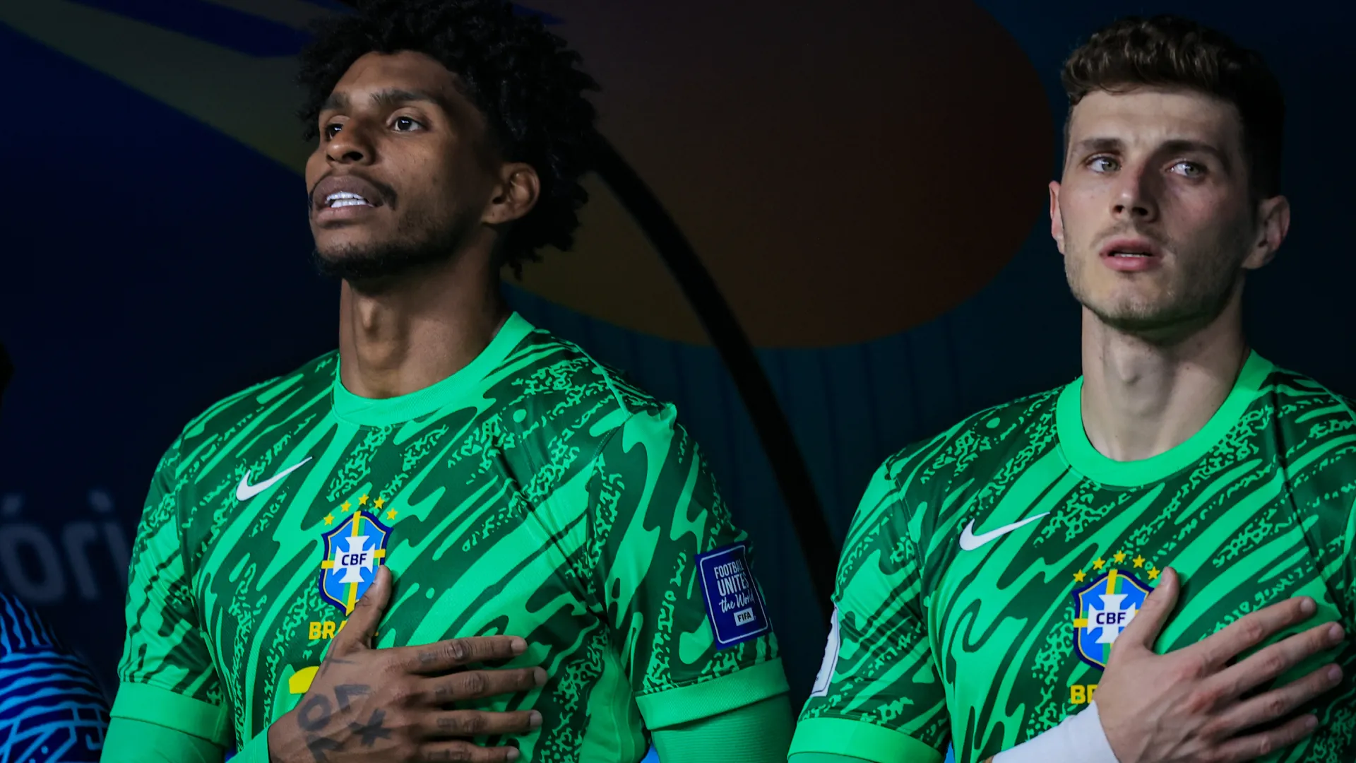 Hugo Souza e Bento travam disputa por vaga na Seleção Brasileira – Foto: Fabio Giannelli/AGIF