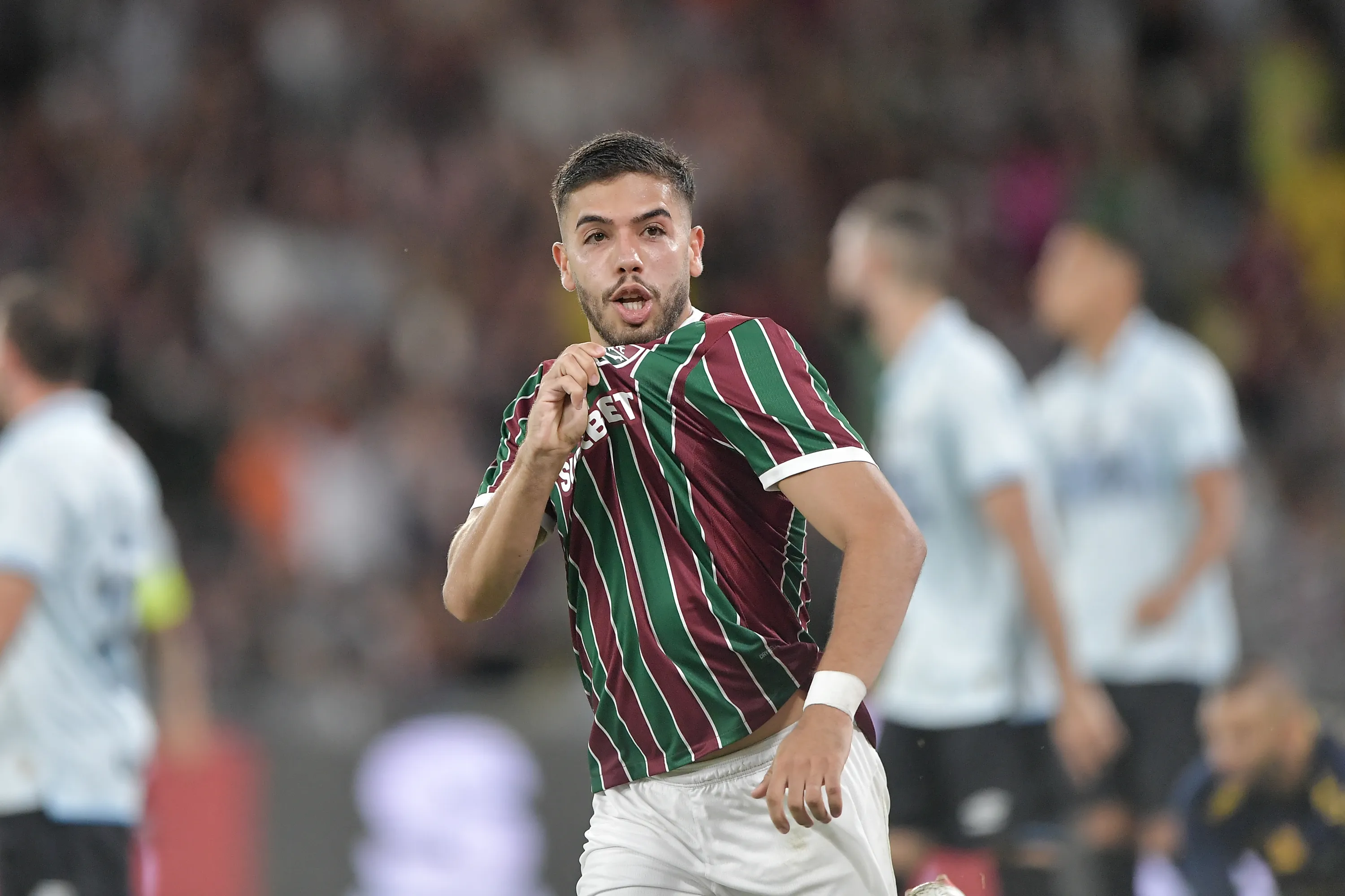 RJ – RIO DE JANEIRO – 28/01/2026 – BRASILEIRO A 2026, FLUMINENSE X GREMIO – Nonato jogador do Fluminense comemora seu gol durante partida contra o Gremio no estadio Maracana pelo campeonato Brasileiro A 2026. Foto: Thiago Ribeiro/AGIF