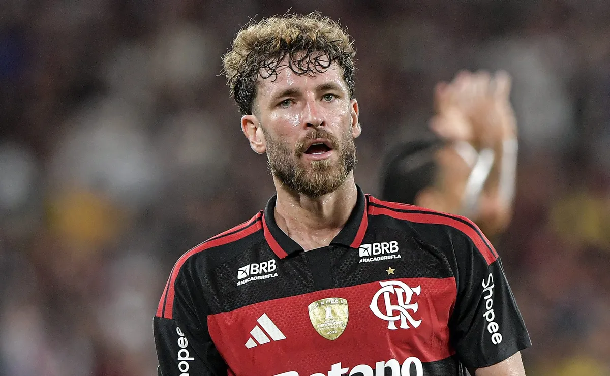 Flamengo vê Léo Pereira ganhar força na Seleção Brasileira para a Copa após lesão de Éder Militão