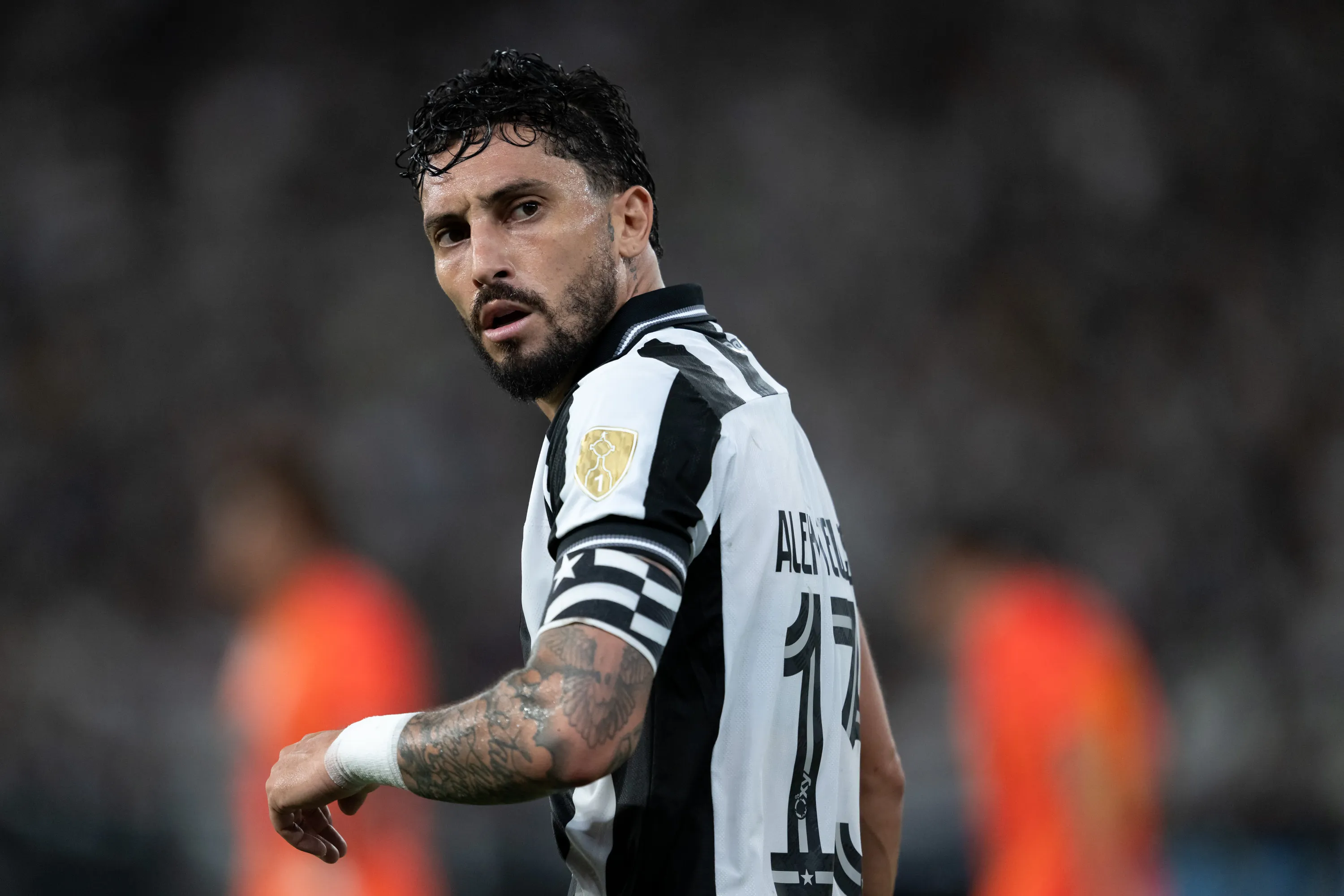 RJ – RIO DE JANEIRO – 10/03/2026 – COPA LIBERTADORES 2026, BOTAFOGO X BARCELONA DE GUAYAQUIL – Alex Telles jogador do Botafogo durante partida contra o Barcelona de Guayaquil no estadio Engenhao pelo campeonato Copa Libertadores 2026. Foto: Jorge Rodrigues/AGIF