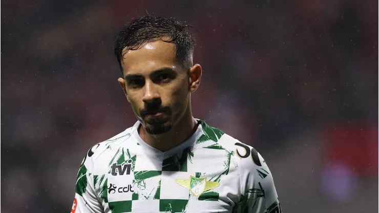Alan, meia do Moreirense - Foto: IMAGO / Prime Sports Images