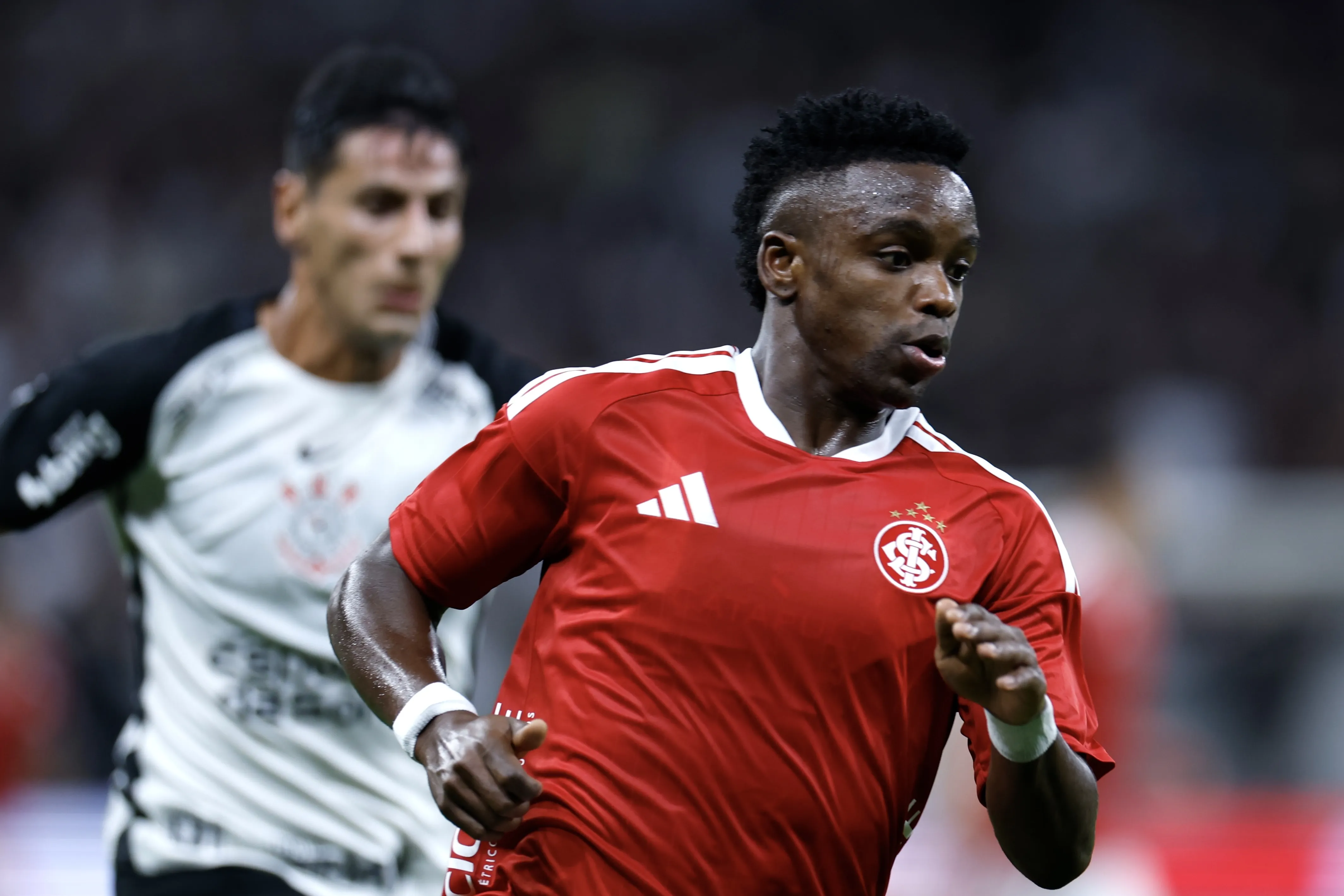 SP – SAO PAULO – 05/04/2026 – BRASILEIRO A 2026, CORINTHIANS X INTERNACIONAL – Carbonero jogador do Internacional durante partida contra o Corinthians no estadio Arena Corinthians pelo campeonato Brasileiro A 2026. Foto: Marcello Zambrana/AGIF