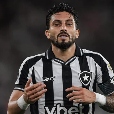 Torcida do Palmeiras aprova a contatação de Alex Telles