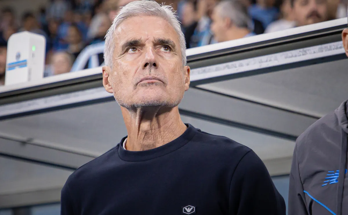 Escalação do Grêmio: Luís Castro indica mudanças e Balbuena volta contra o Coritiba