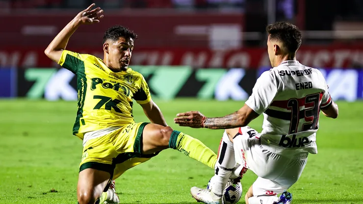 Enzo Díaz, jogador do São Paulo durante partida contra o Mirassol no estadio Morumbi pelo campeonato Brasileiro A 2025. Foto: Fabio Giannelli/AGIF